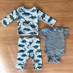 3 MONTH CARTER'S DINOSAUR SET W/ GREY ONESIE